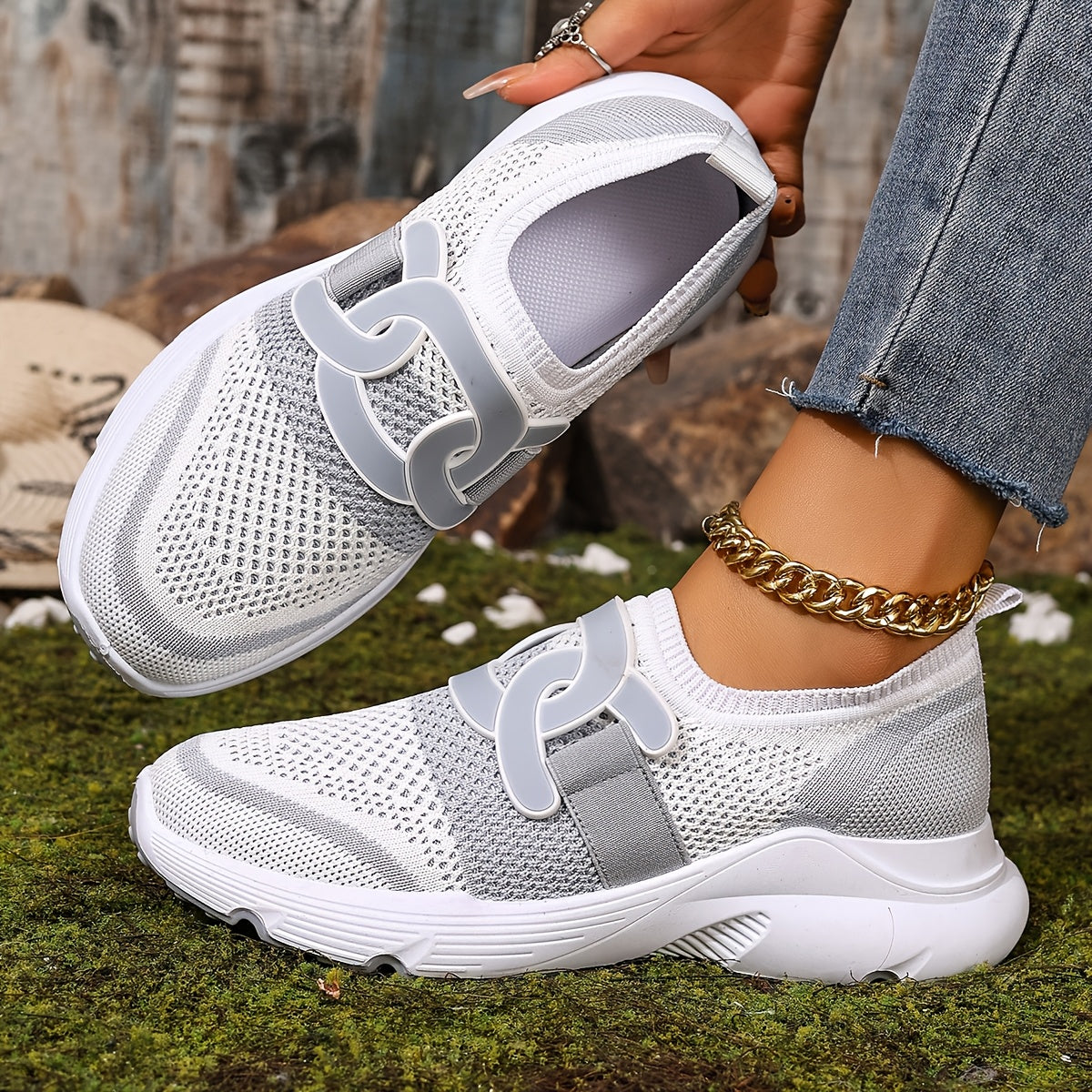 Women’s Athletic Shoes With Thick, Breathable, and Comfortable Soles