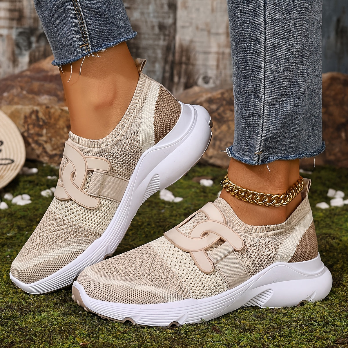 Women’s Athletic Shoes With Thick, Breathable, and Comfortable Soles