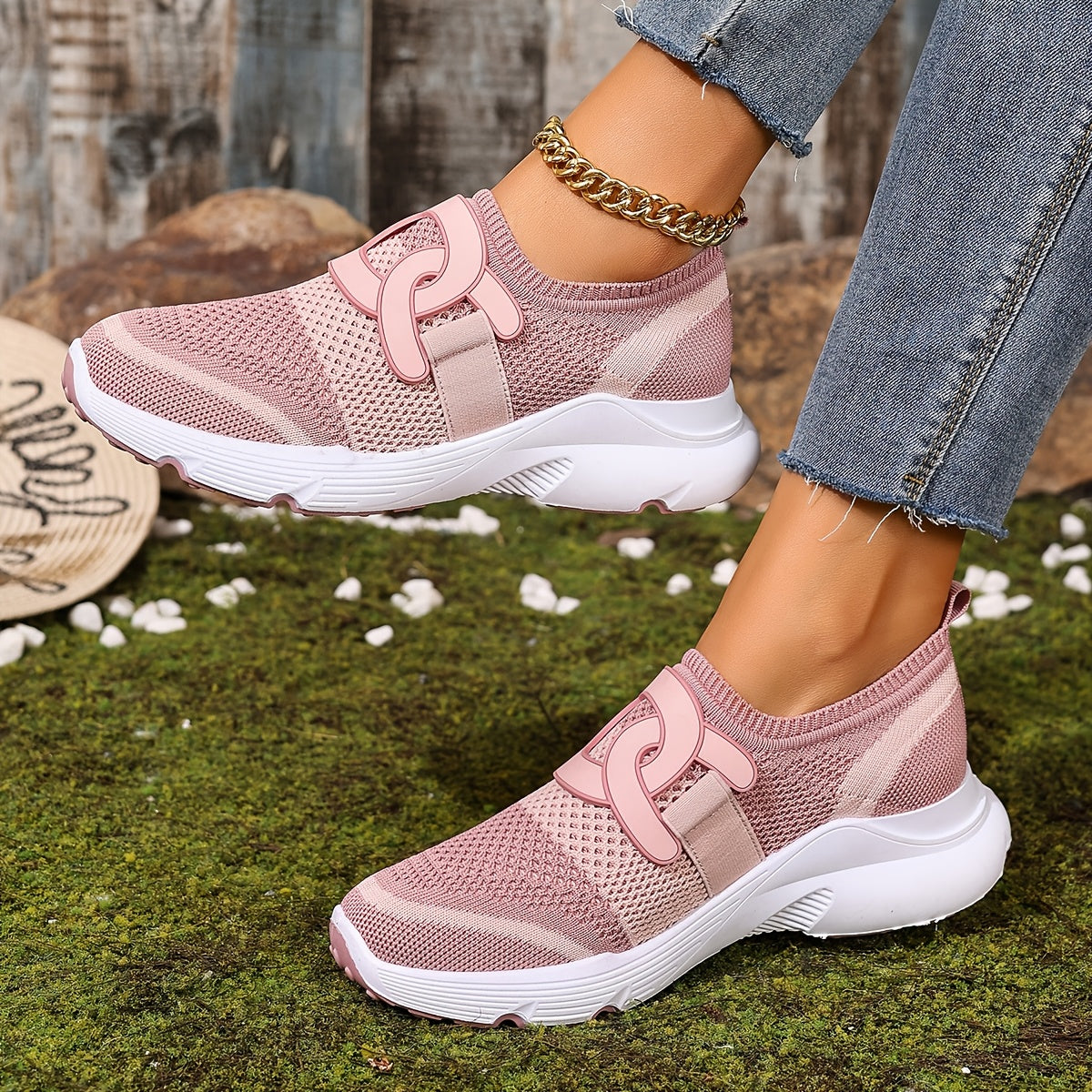 Women’s Athletic Shoes With Thick, Breathable, and Comfortable Soles