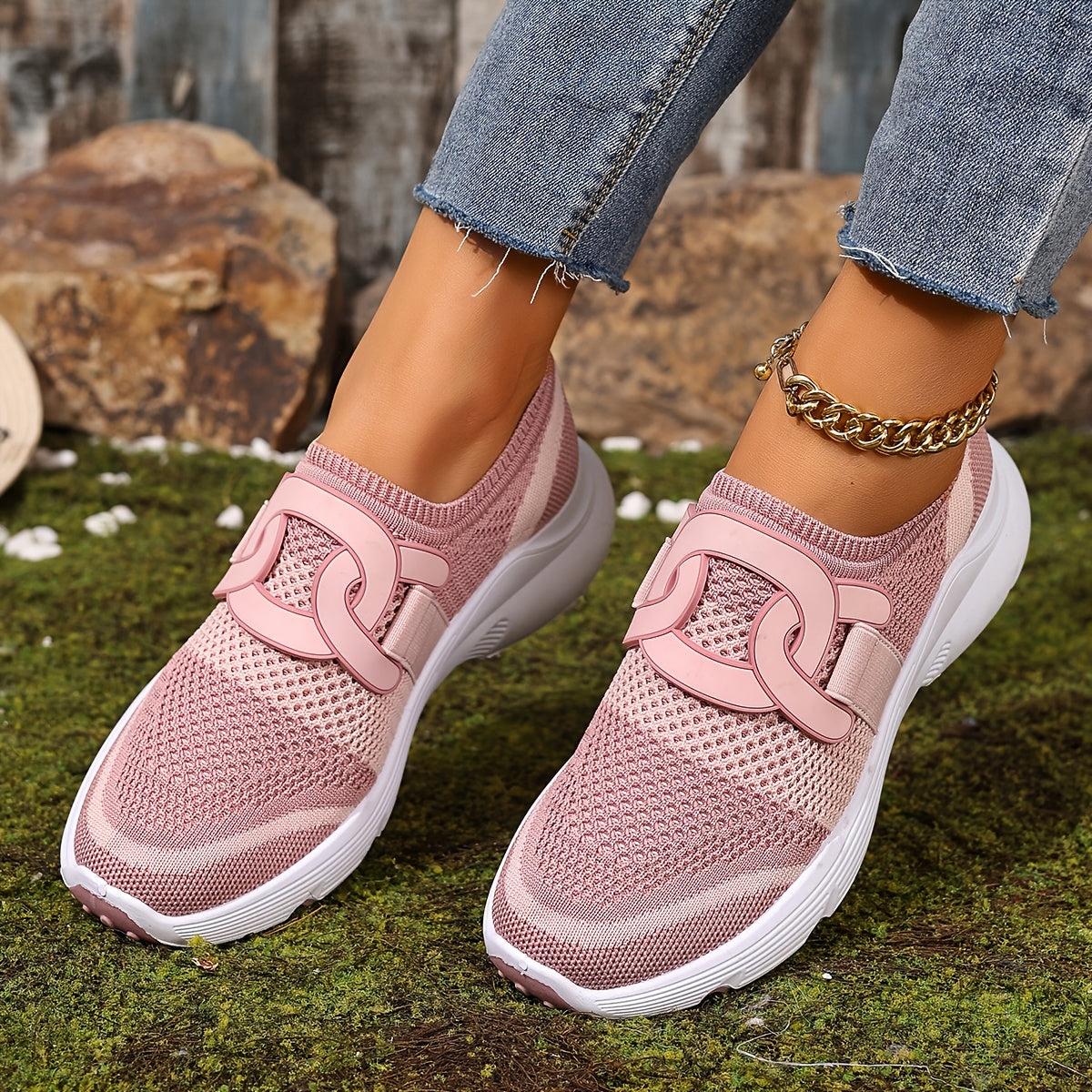 Women’s Athletic Shoes With Thick, Breathable, and Comfortable Soles