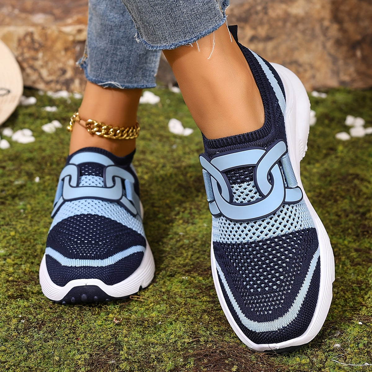 Women’s Athletic Shoes With Thick, Breathable, and Comfortable Soles