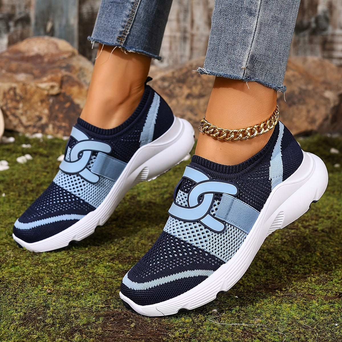 Women’s Athletic Shoes With Thick, Breathable, and Comfortable Soles